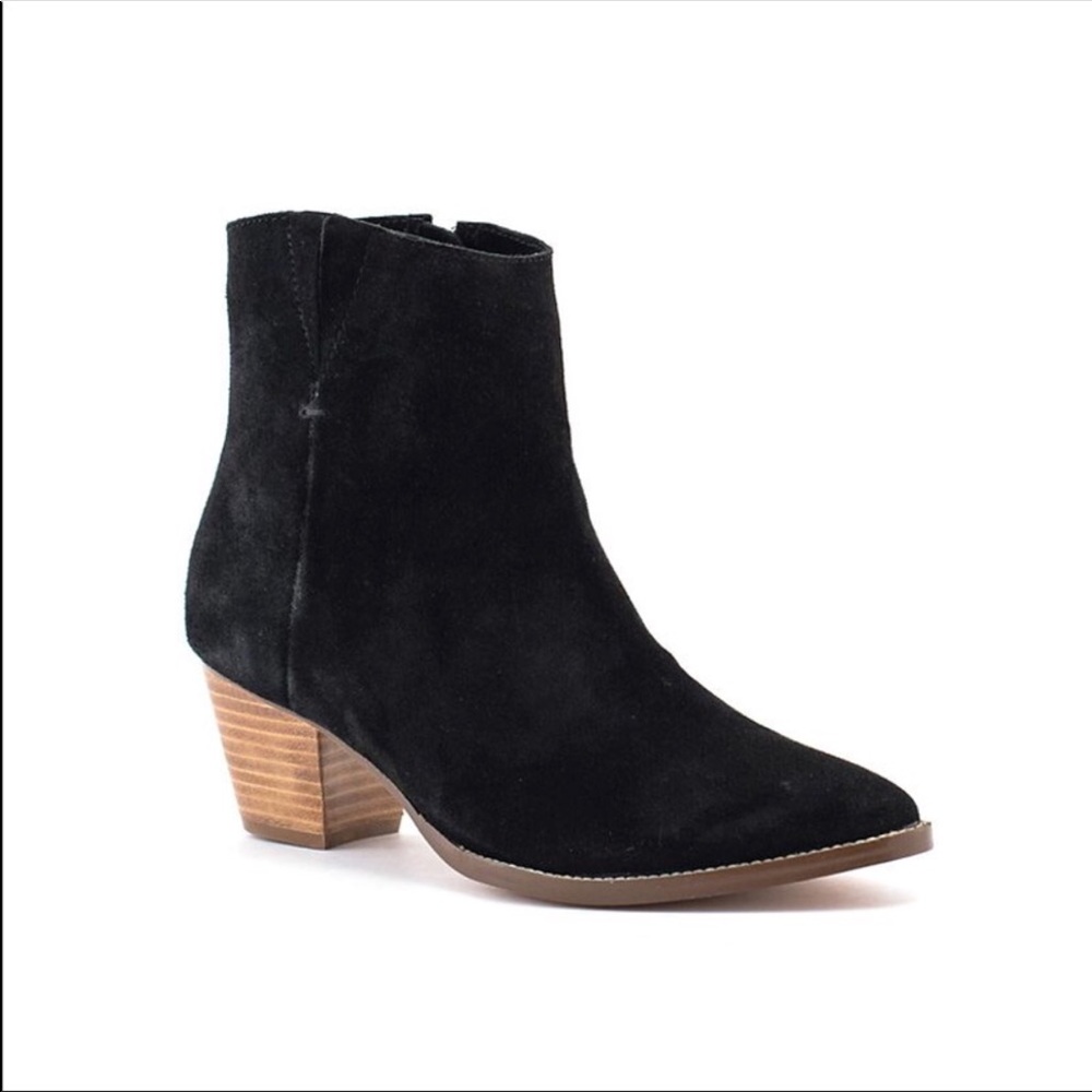 Black Suede Leather Pointy Boho Chic Booties - Picture 6 of 6